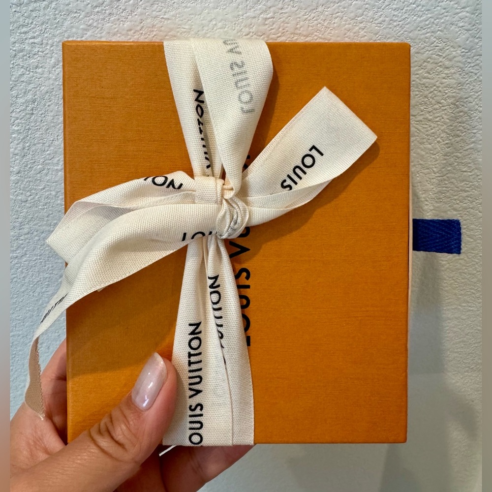 Louis Vuitton Orange Box with Cream Ribbon